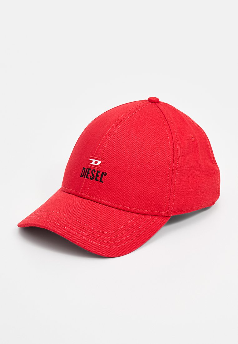 Rote Baseballmütze aus Baumwolle mit gebogenem Schirm, gesticktem "DIESEL"-Logo in Schwarz auf der Vorderseite, verstärkten Luftöchern und verstellbarem Riemen.