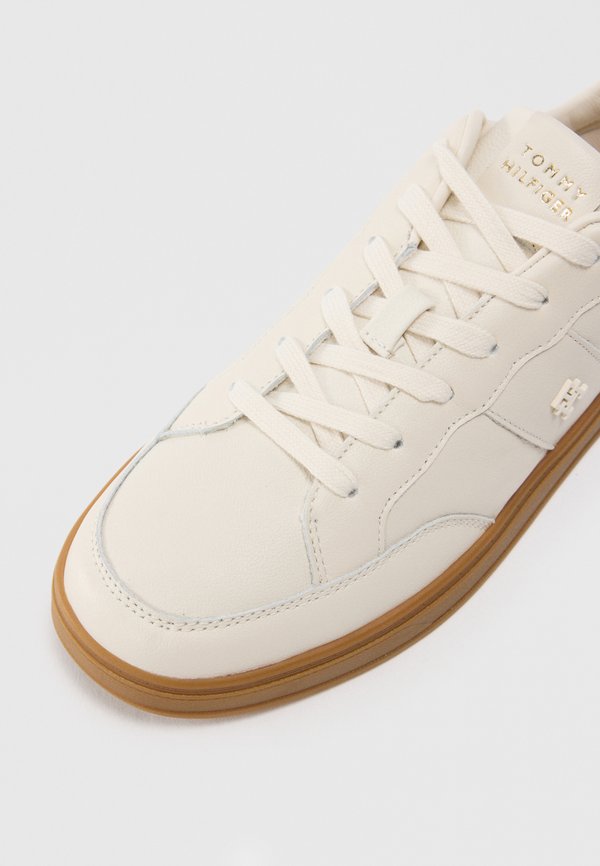 Tommy Hilfiger TH MONOGRAM LEATHER COURT TRAINERS