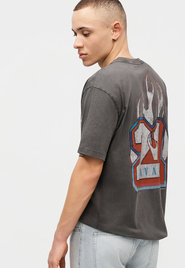 Hollister Co. MUSIC SAVAGE TEE
