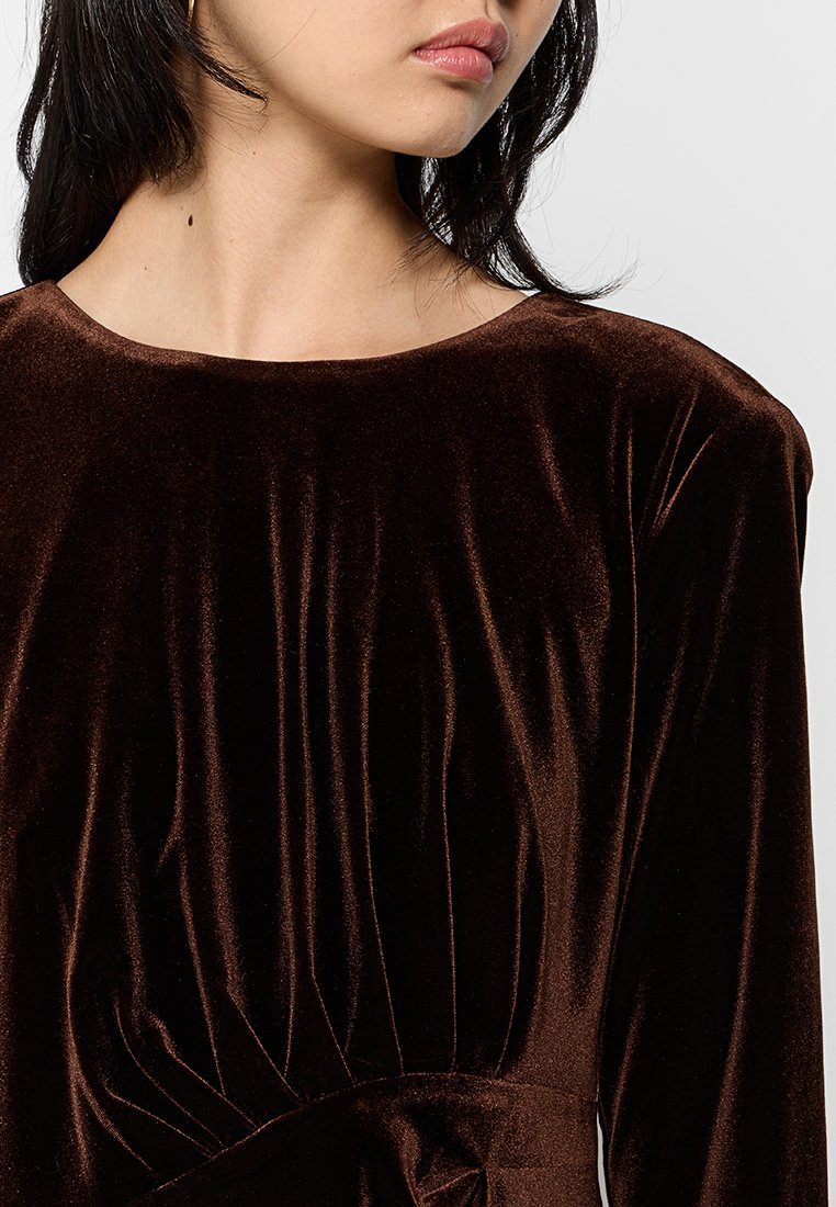 DKNY