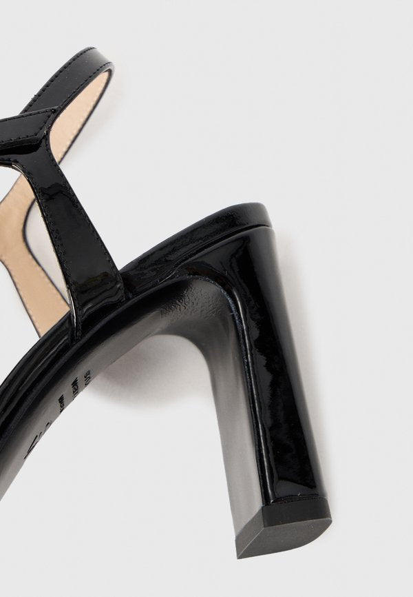 Stuart Weitzman BABETTE 85