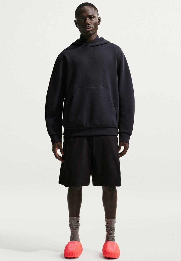 Nike Performance NIKE PERFORMANCE MEN'S DRI-FIT PULLOVER HOODIE 24.7 IMPOSSIBLYSOFT - Hoodie - black black dark smoke grey
