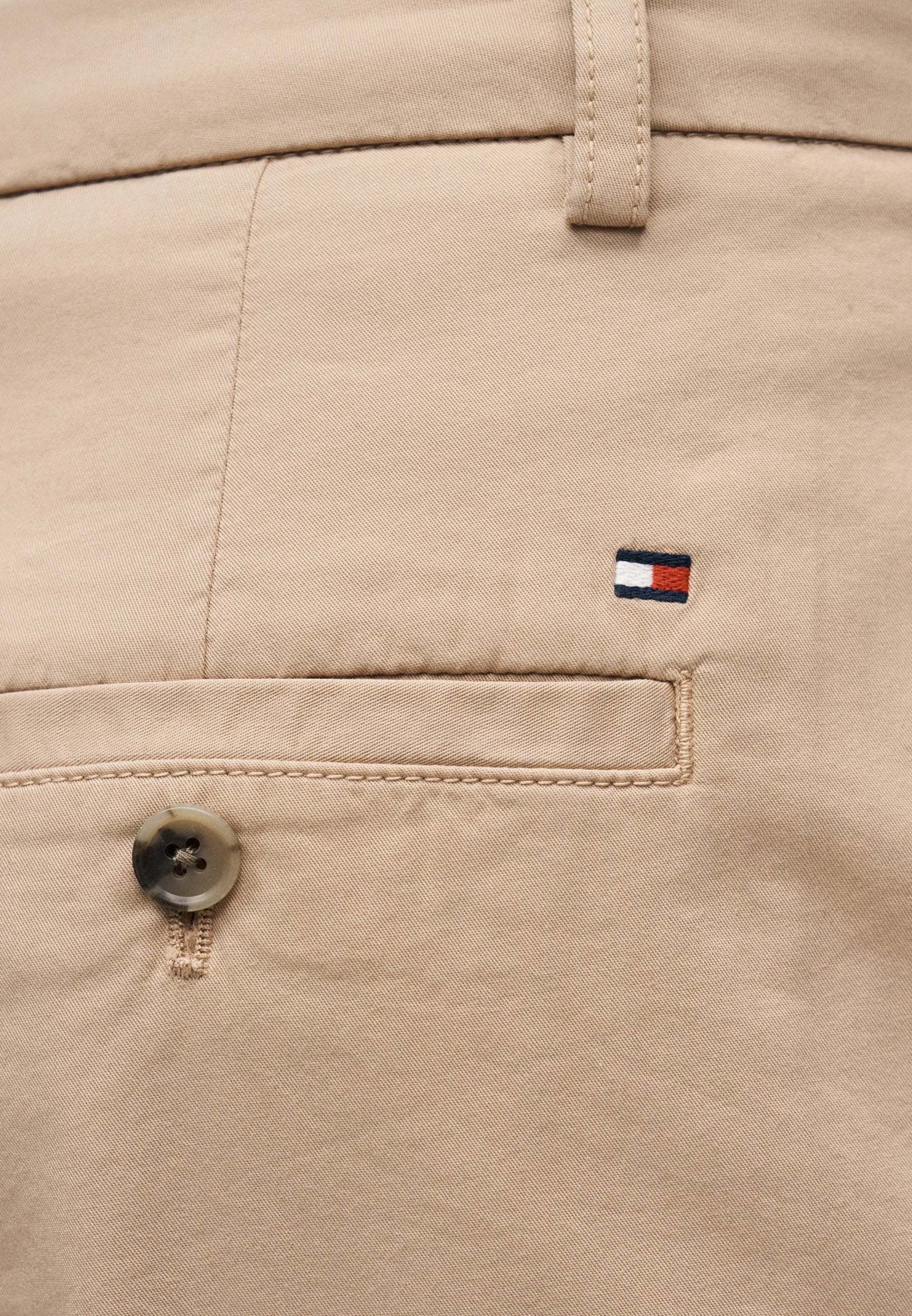 WASHED SLIM STRAIGHT LEG CHINOS Media 6