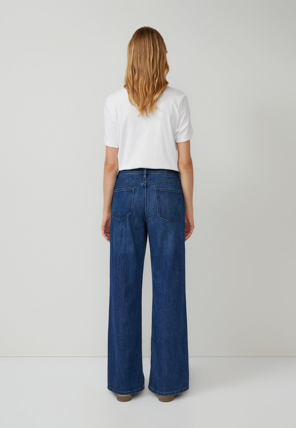 s.Oliver Flared Jeans Media 3
