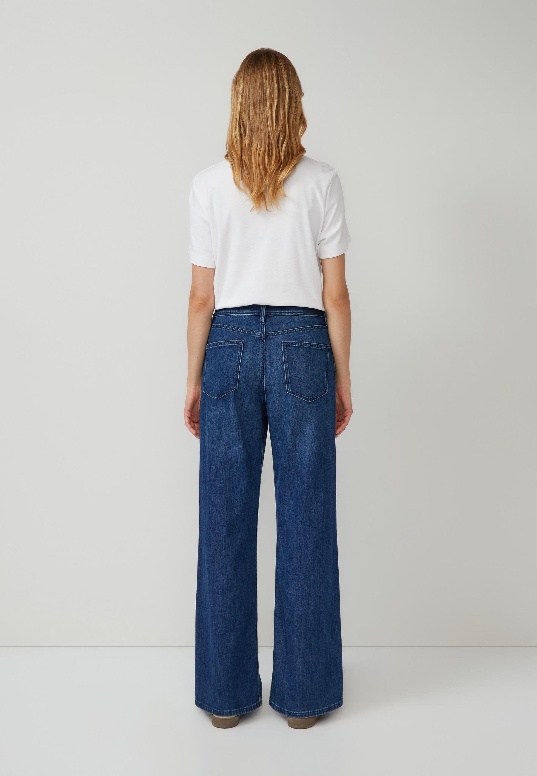 s.Oliver Flared Jeans Media 3