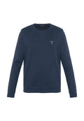 Marineblaue Sweatshirt mit Rundhalsausschnitt und langen Ärmeln, mit kleinem hellblau besticktem Logo auf der linken Brust.