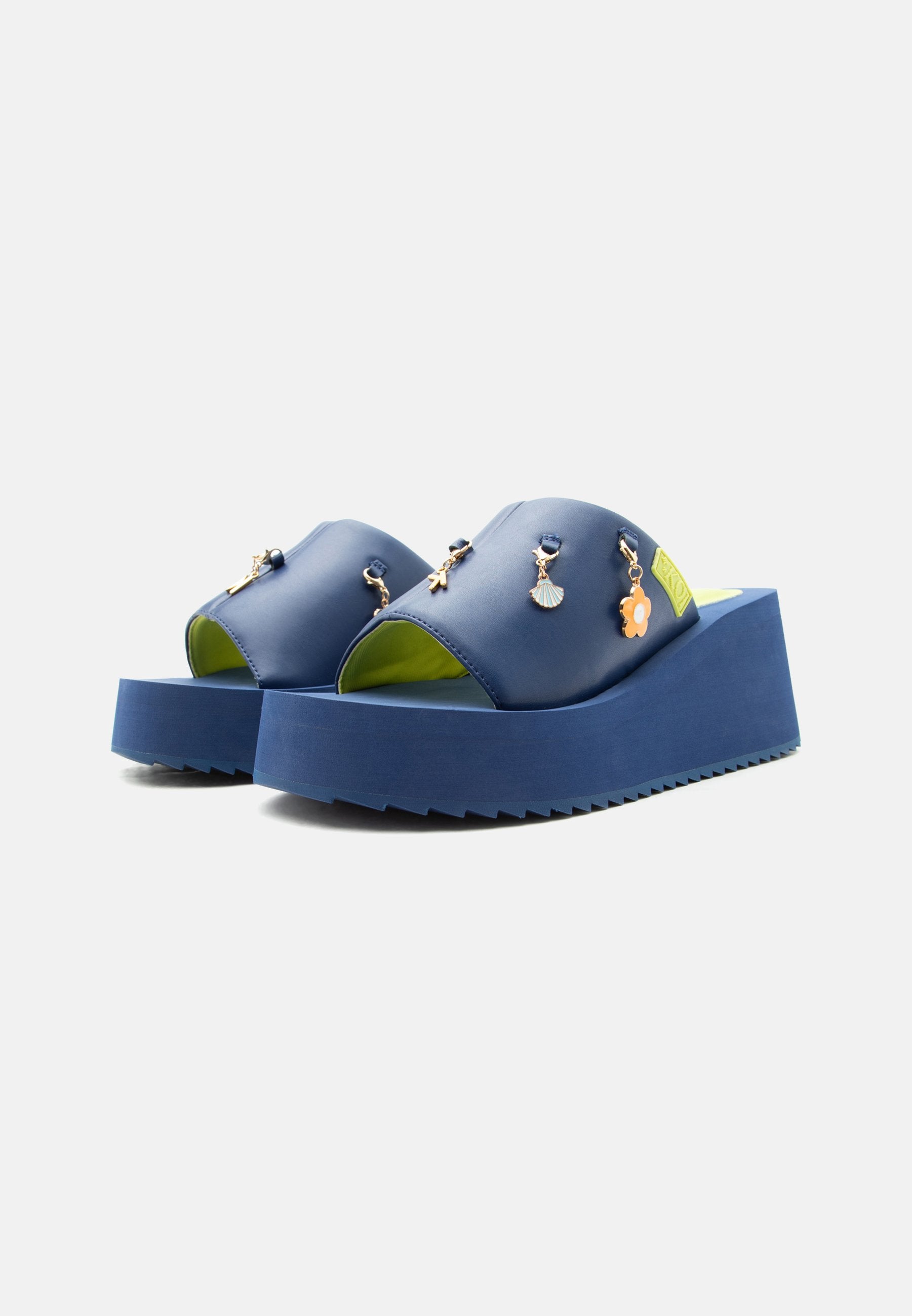Koi Footwear STARTSTRUCK FLATFORM SLIP ON