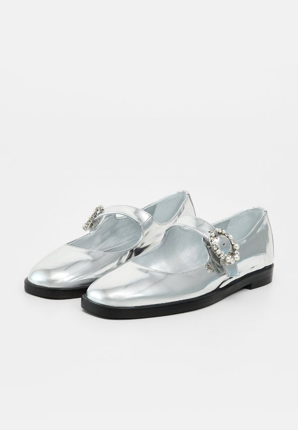 Stuart Weitzman LORALEI