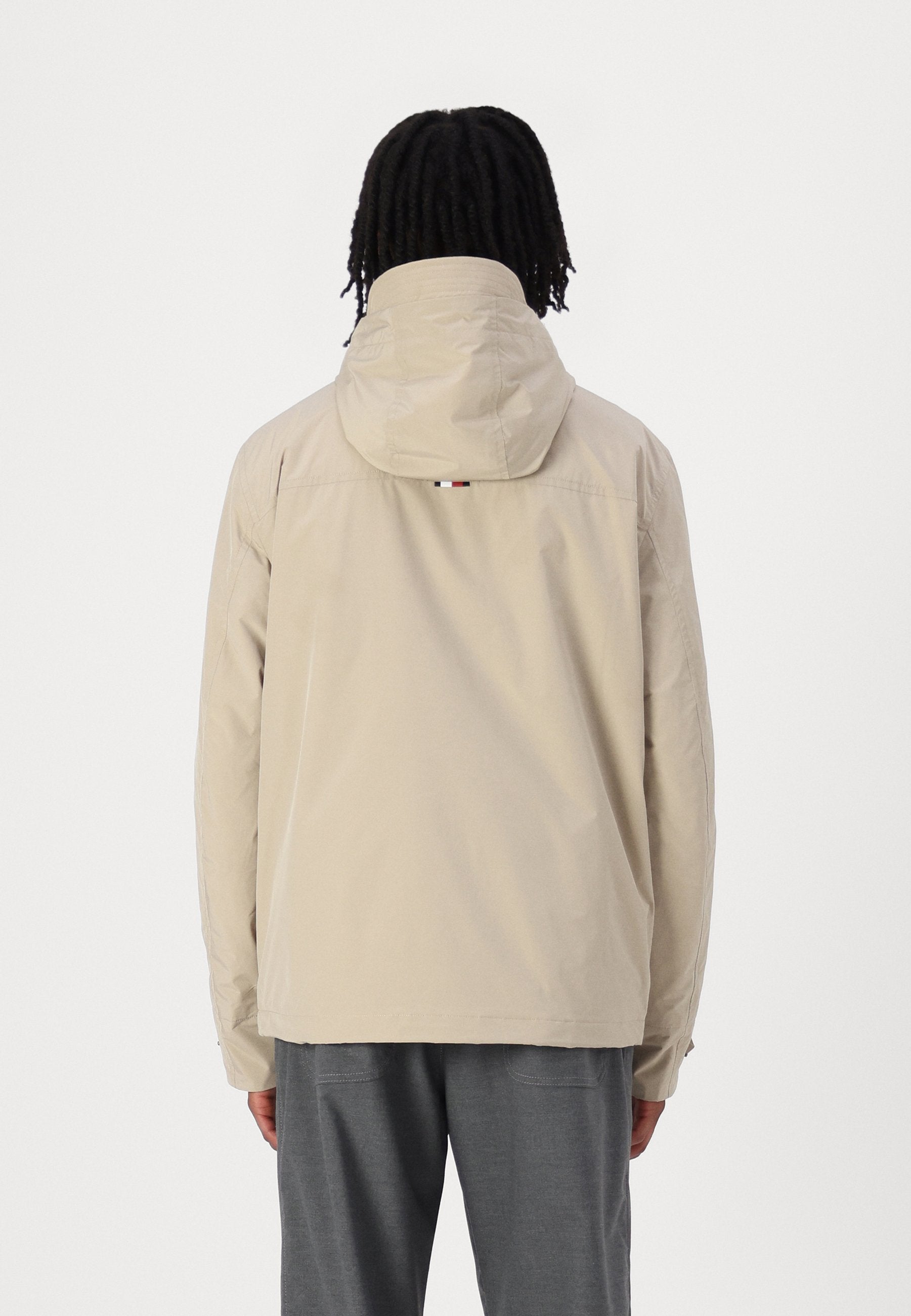 PACKABLE HOODED Media 4