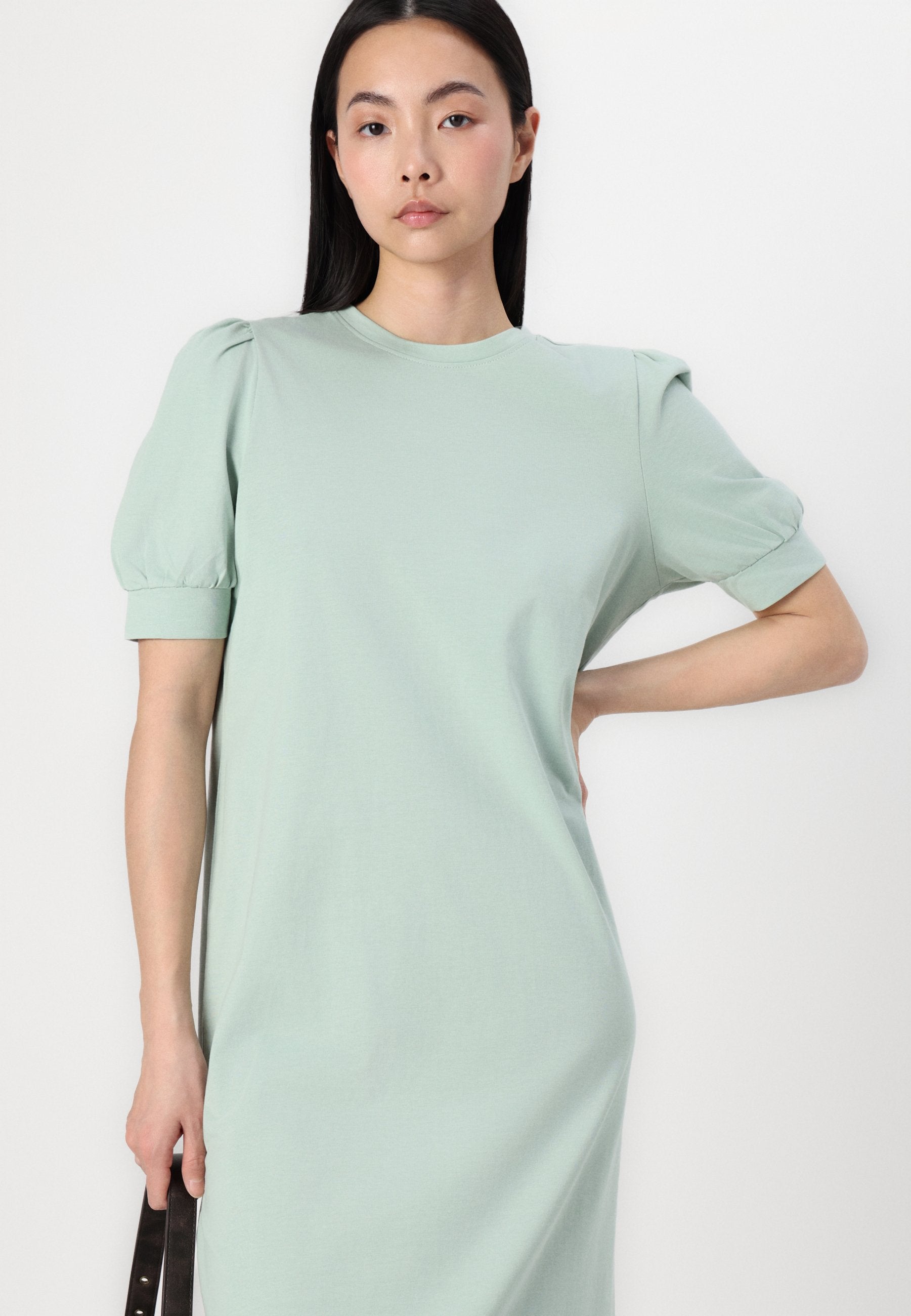 Aware VMKERRY O-NECK VMA