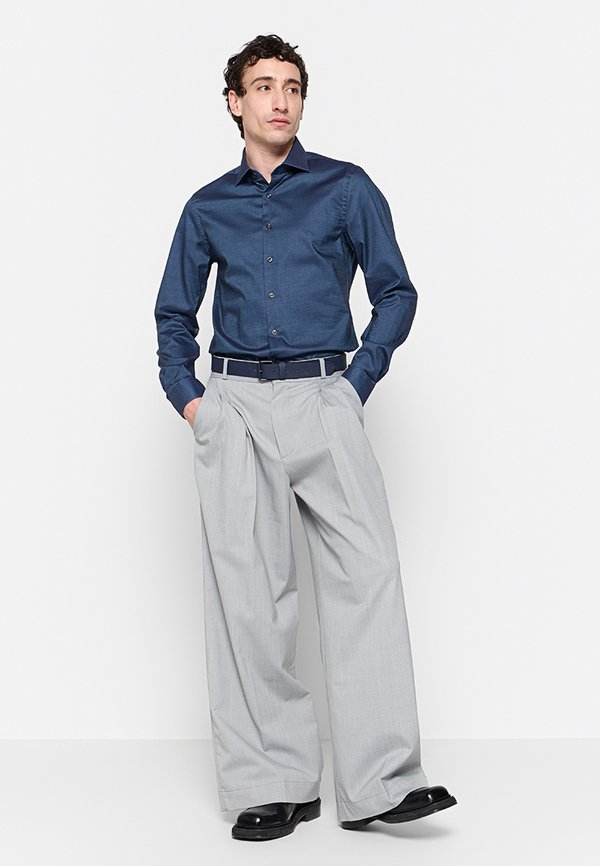 Michael Kors SLIM FIT