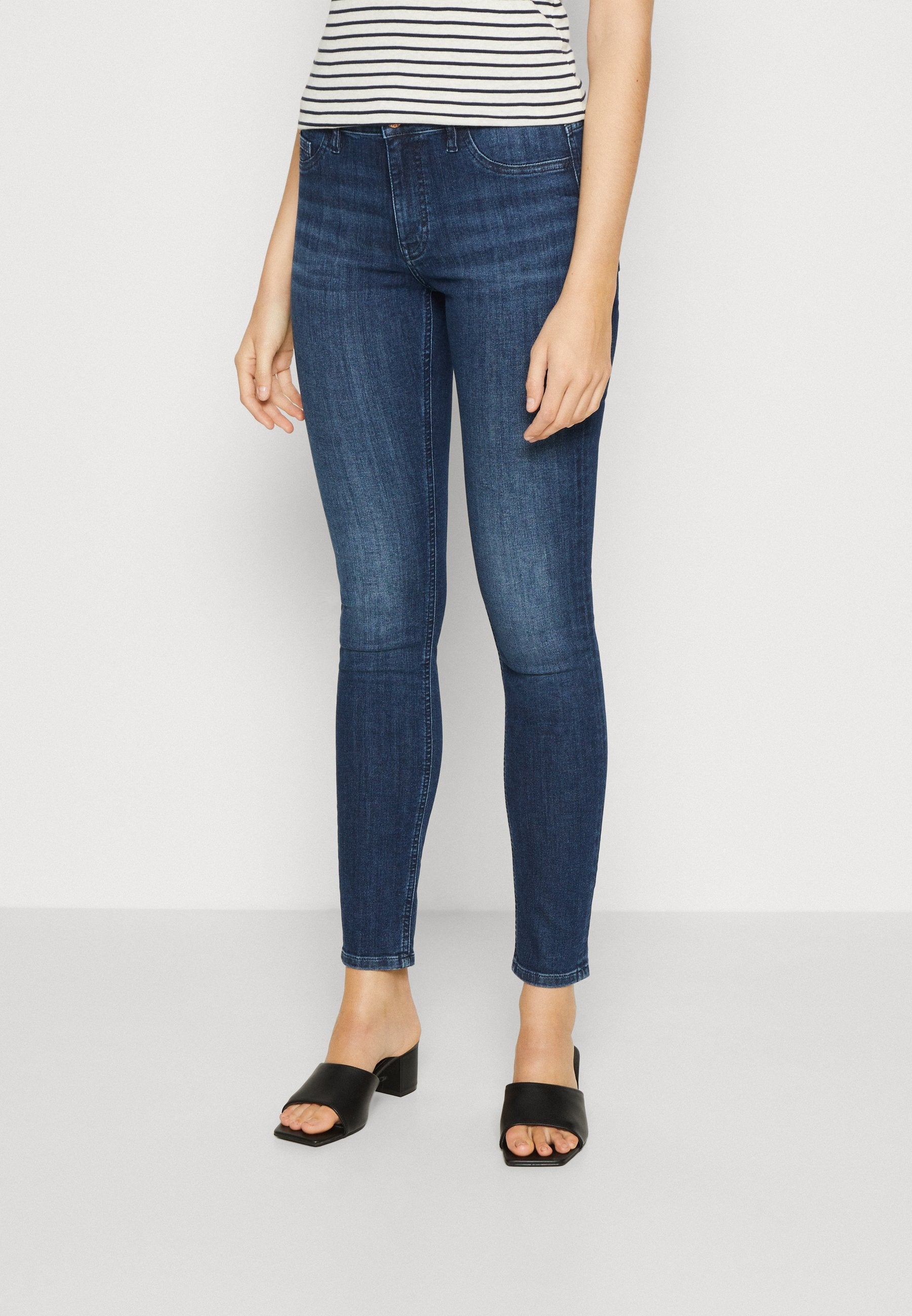 JEGGING Media 3