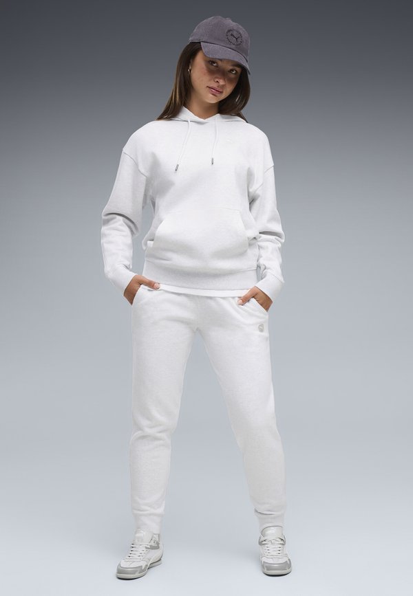 Puma ESSENTIALS ELEVATED JOGGINGHOSE - Tracksuit bottoms - white glow heather