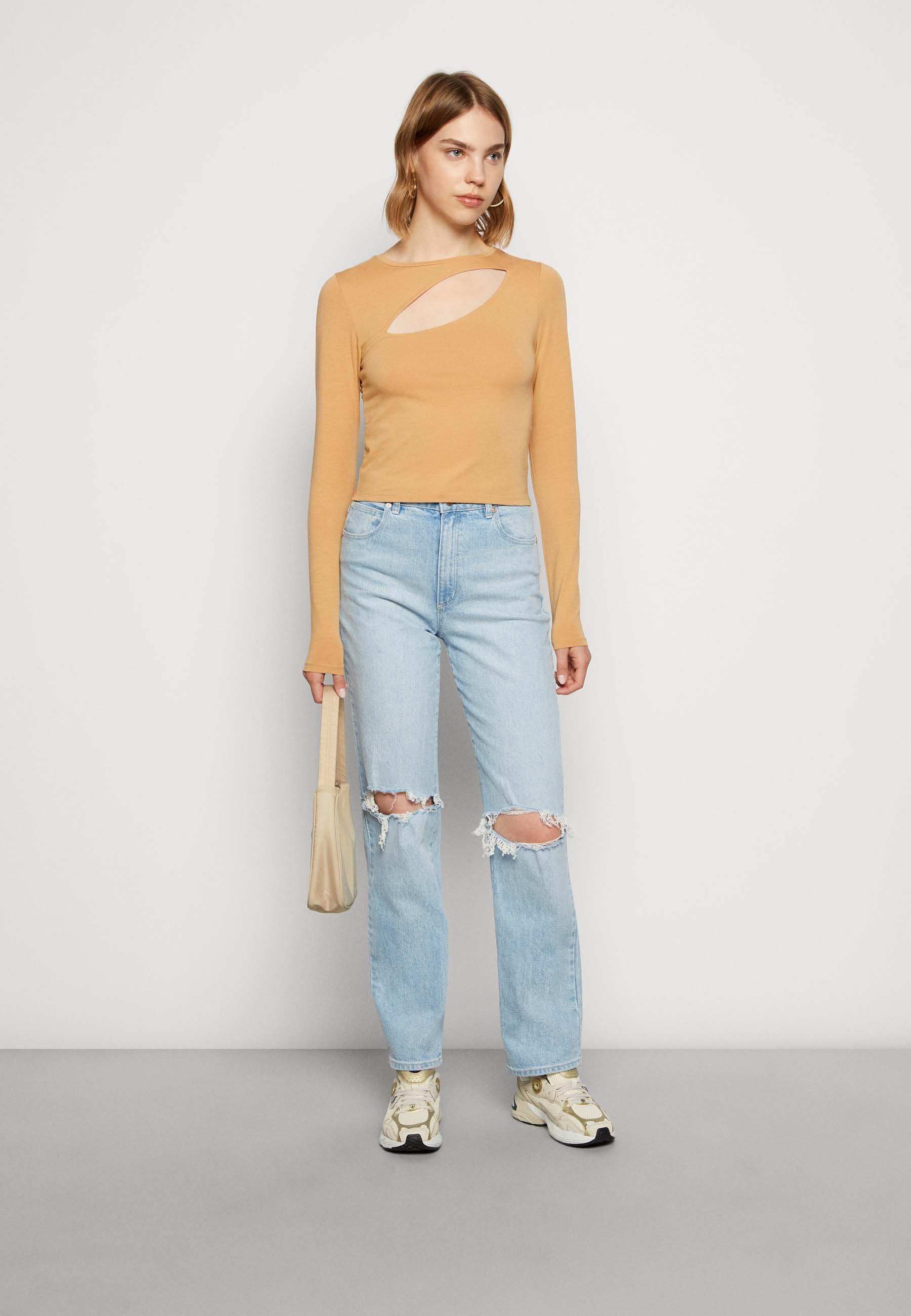 Hollister Co. DIAGONAL CUTOUT