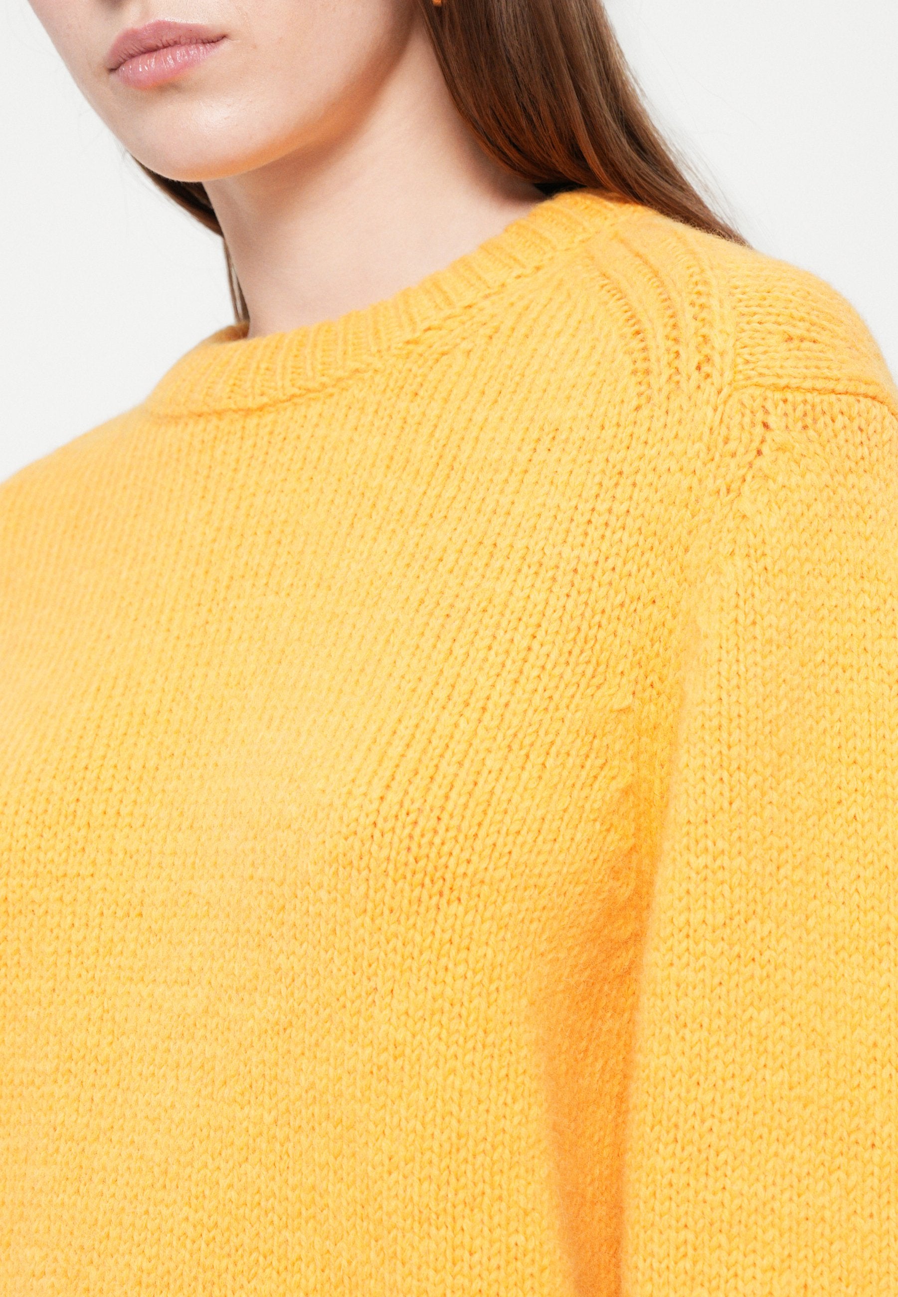 CLOSED CREW NECK LONG SLEEVE