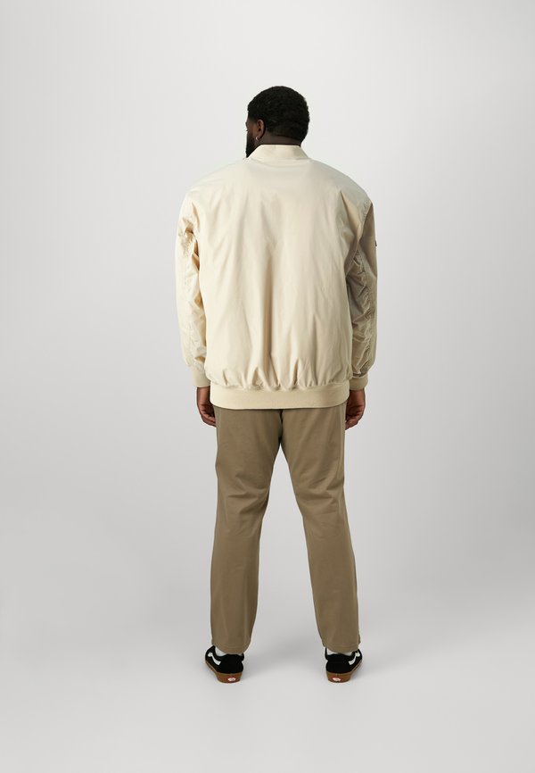 Tommy Jeans ENTRY BADGE