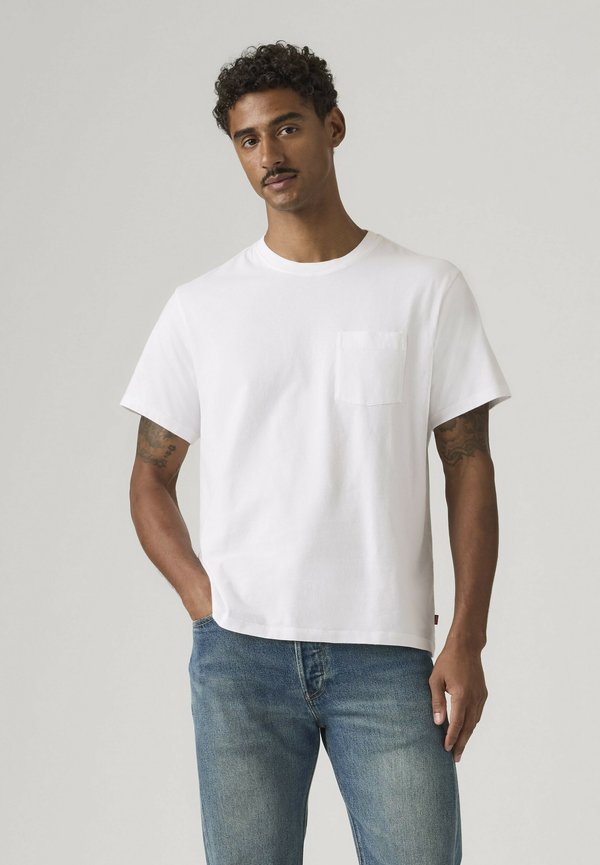 Levi's® RELAXED POCKET TEE - Basic T-shirt - garment dye fa- whites