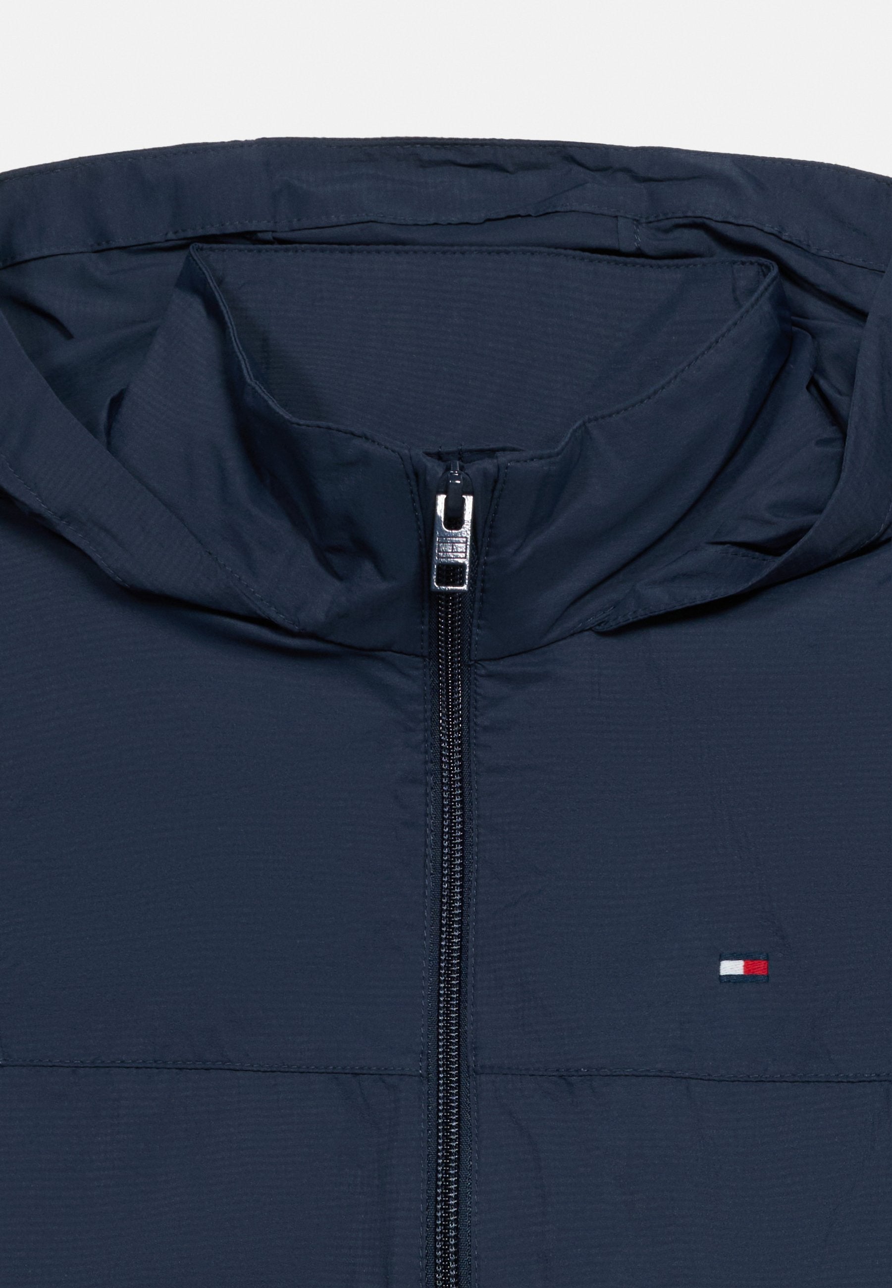 ESSENTIAL ZIP-THRU FUNNEL NECK WINDBREAKER Media 5