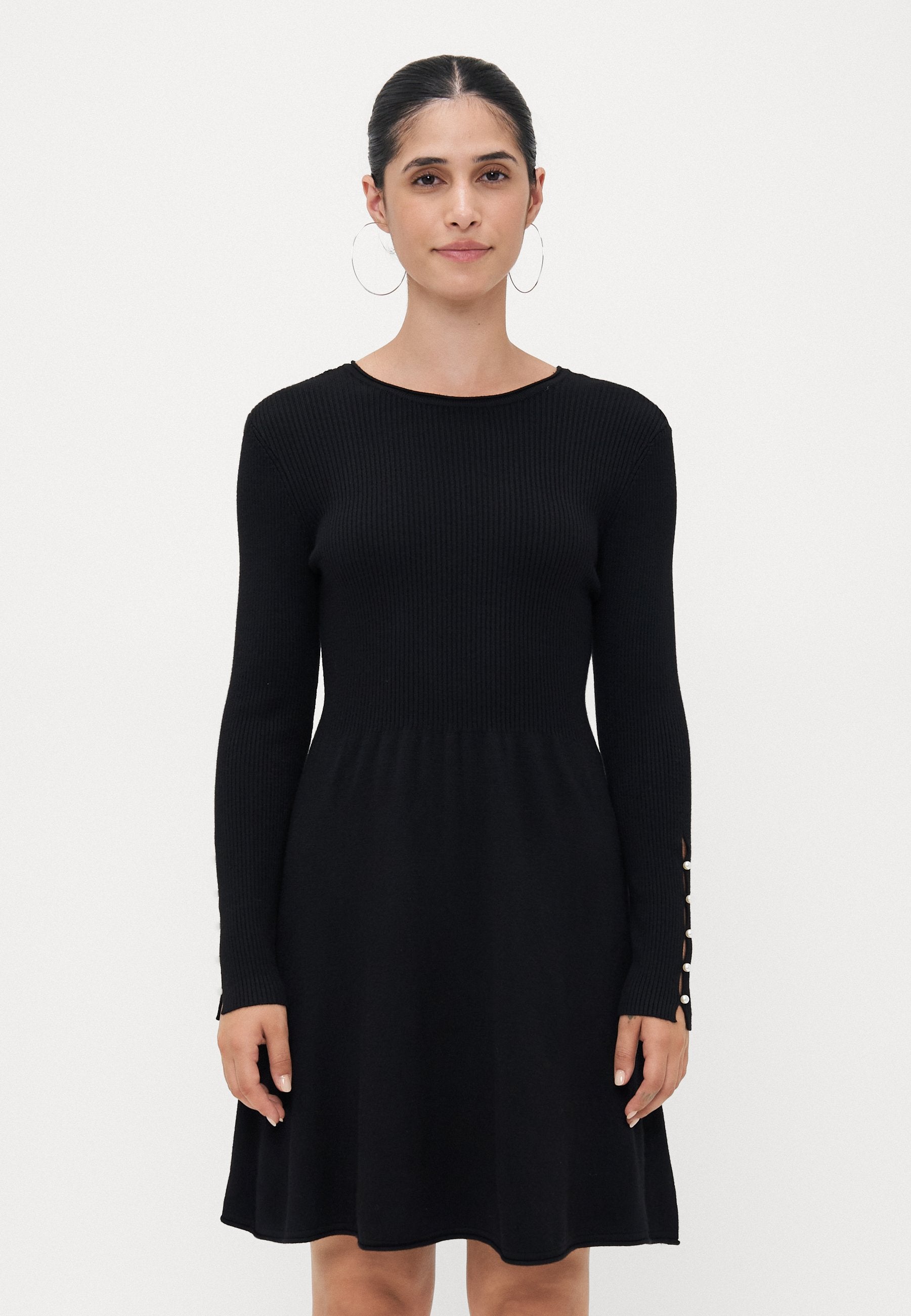 ONLNATASCHA O NECK  Media 3