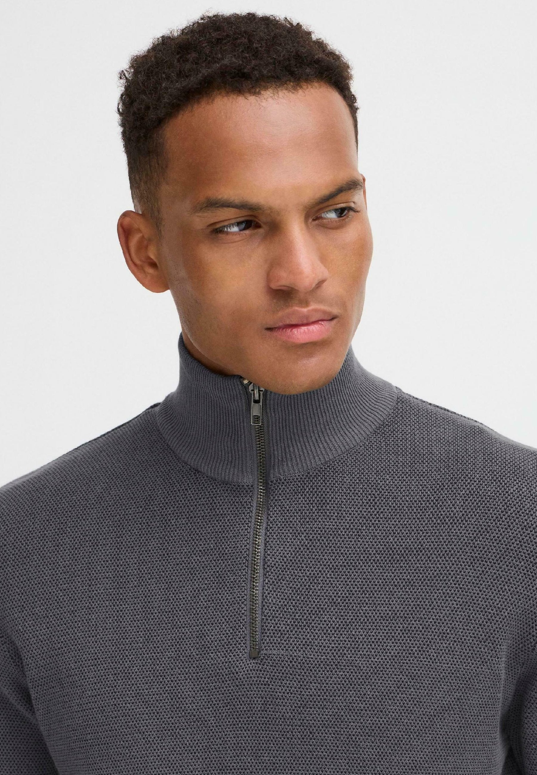 BHBAAL FINE KNIT TROYER Media 6