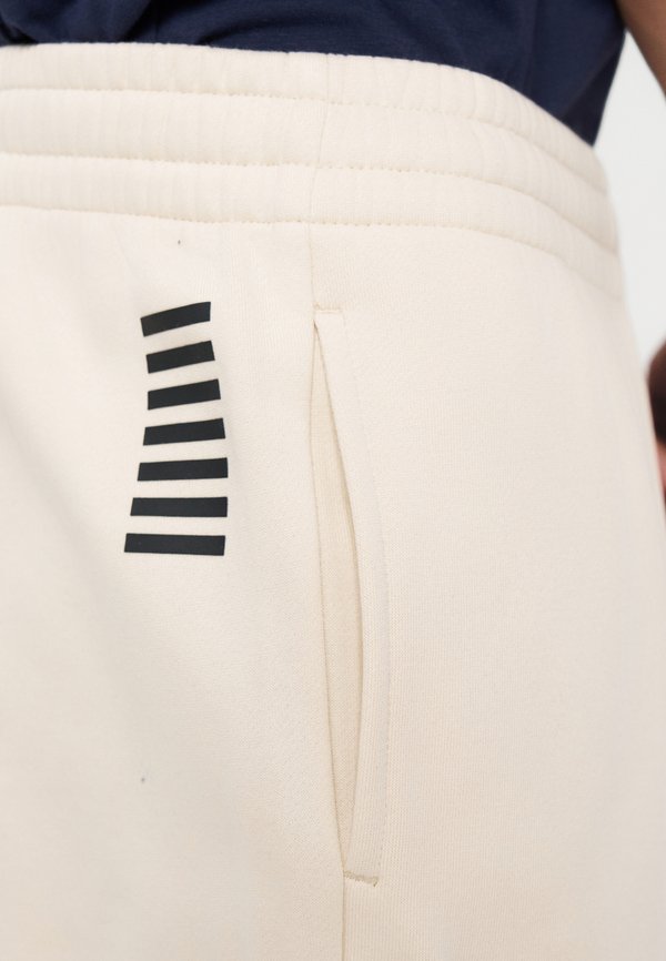 EA7 Emporio Armani