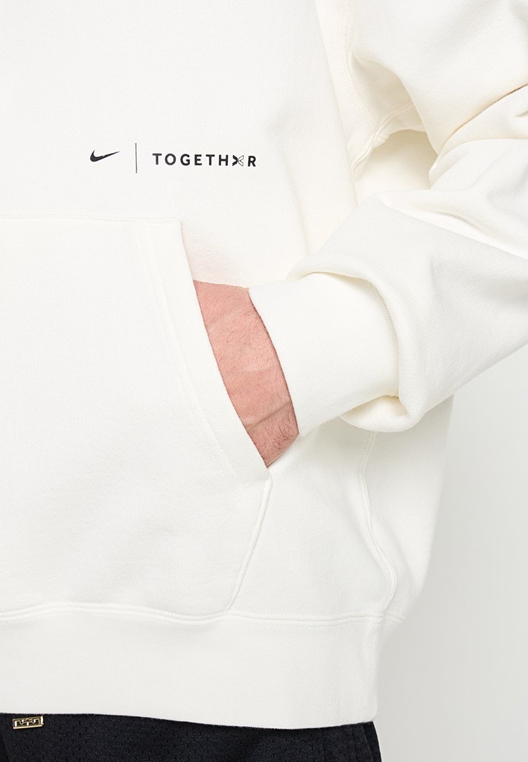 Nike Performance