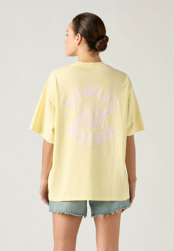 Levi's® LSE_GRPH SHORT STACK TEE LSE_STARDUST FR - Print T-shirt - lse stardust front logo back print vw egret - yell