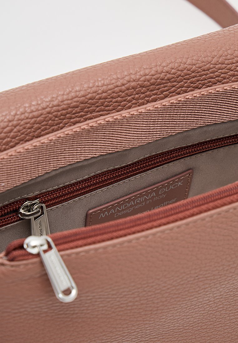 Mandarina Duck