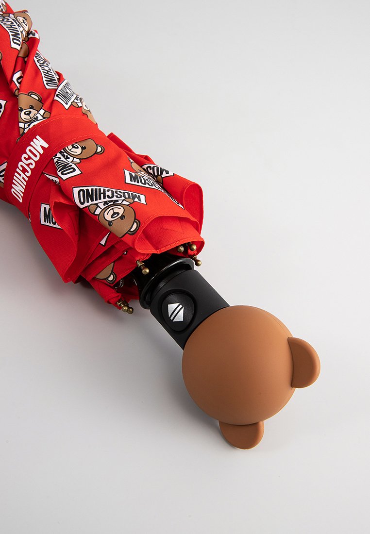 MOSCHINO