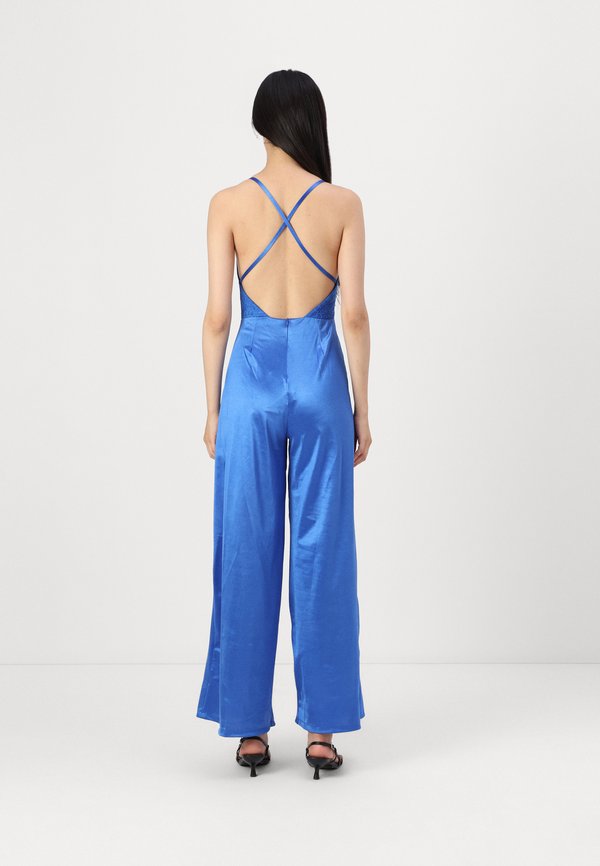 WAL G. TATIANA BACKLESS