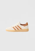 adidas Originals HANDBALL SPEZIAL - Trainers - off white/dusky bronze-coloured/gum