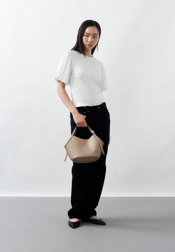 DKNY MIX MEDIA