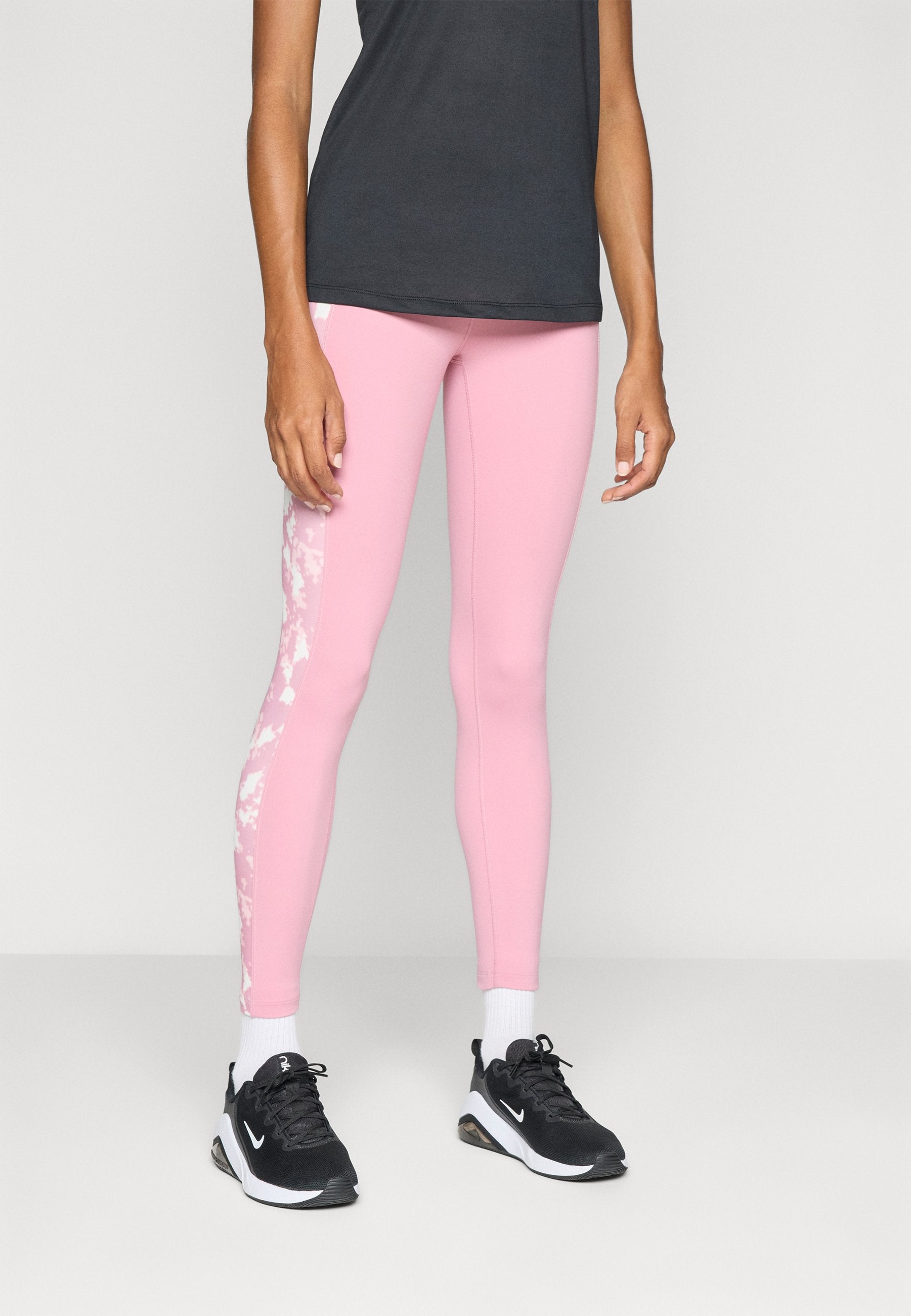 Nike Performance