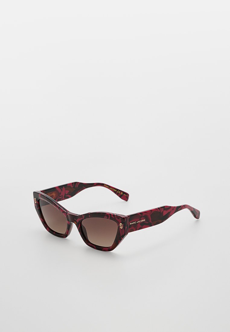 MARC JACOBS