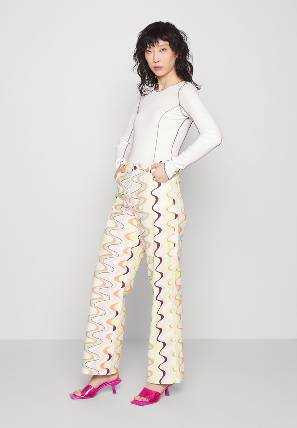Résumé LILLYRS PANTS