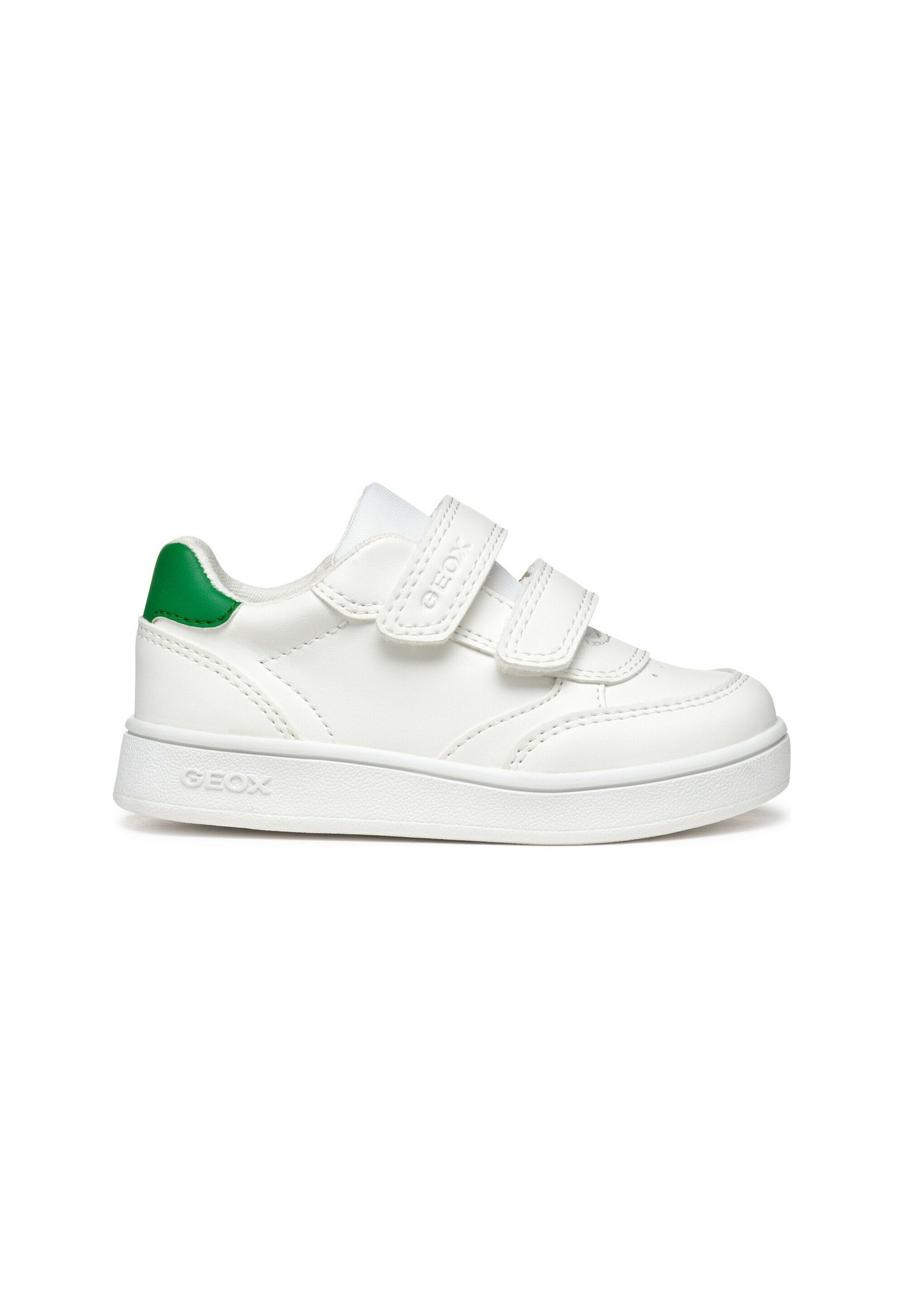 Weiße Ledersneaker mit grünen Akzenten, ausgestattet mit zwei Klettverschlüssen, runder Zehenpartie und strukturiertem Gummisohle. GEox-Logo sichtbar an der Seite.
