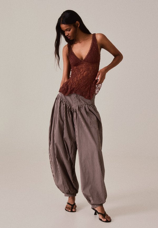 Bershka STRAPPY WITH LACE - TOP - Blouse - dark brown