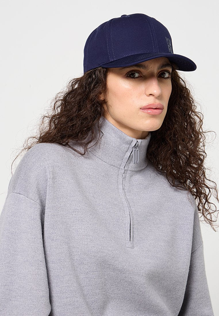 UNISEX Media 3