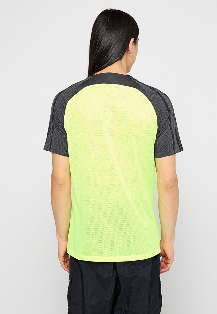 Nike Performance SLIM FIT