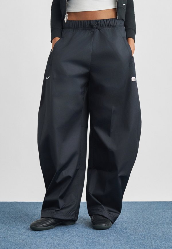 Nike Sportswear Tracksuit bottoms - black