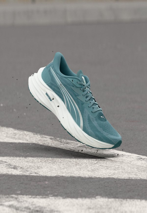 Puma VELOCITY NITRO 4 - Road running shoes - baltic sea blue/emerald ice