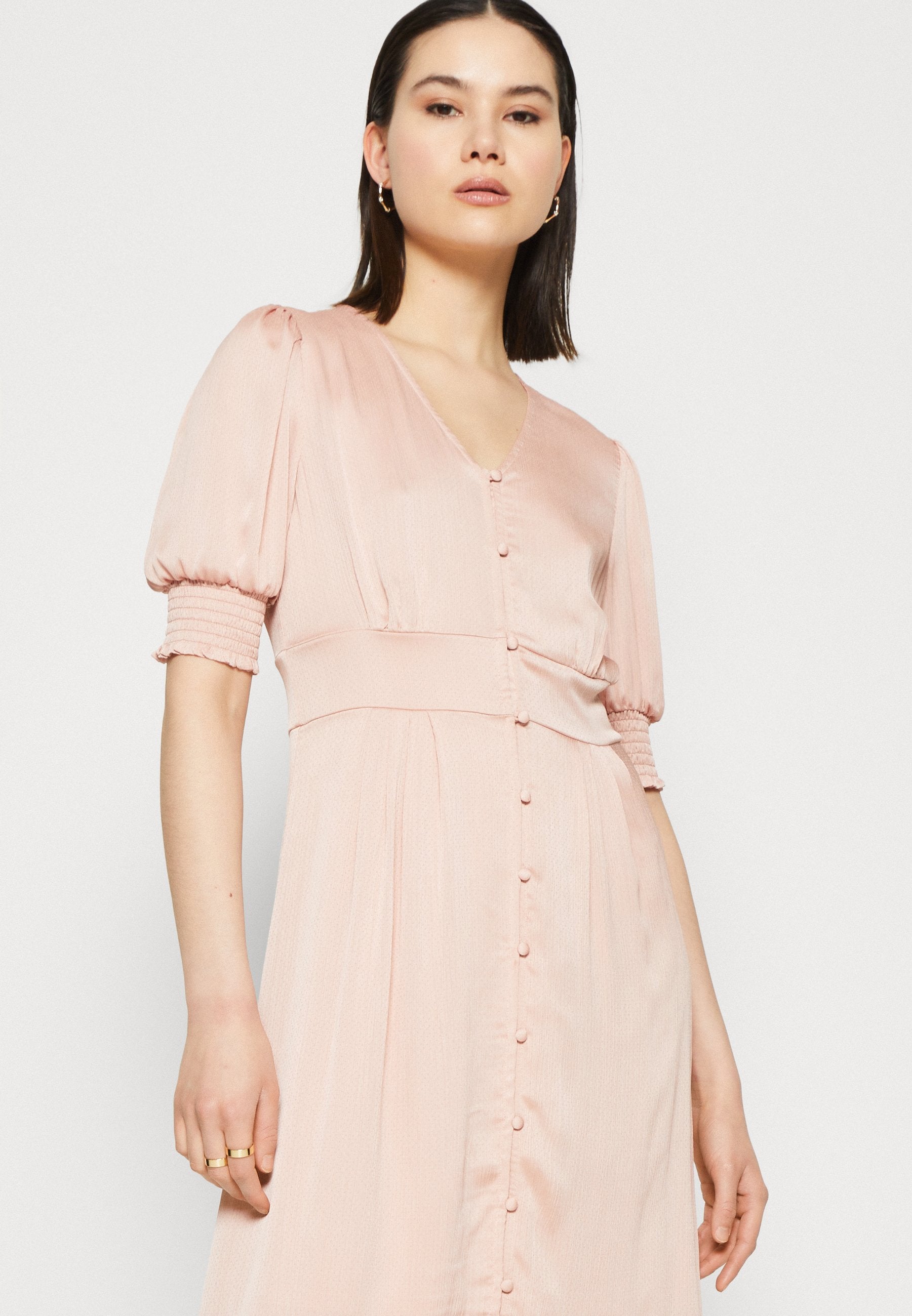 ONLRIKKA V NECK MIDI DRESS Media 5