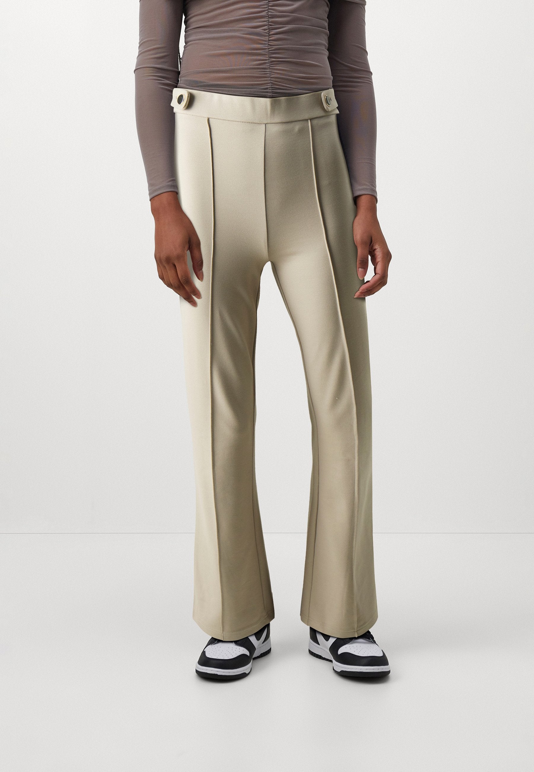 ONLPOPTRASH LIFE FLARED PANT  Media 3