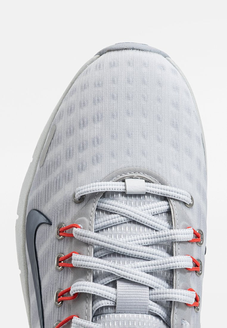 Nike Performance