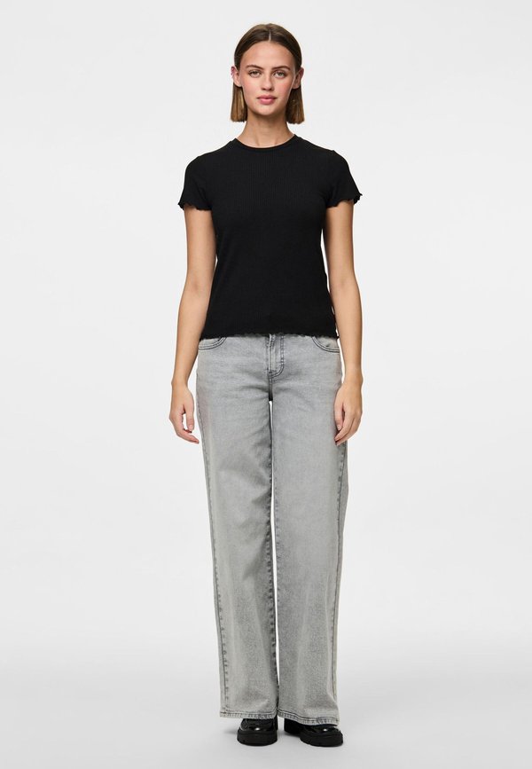 Pieces PCNICCA SS O-NECK TOP NOOS