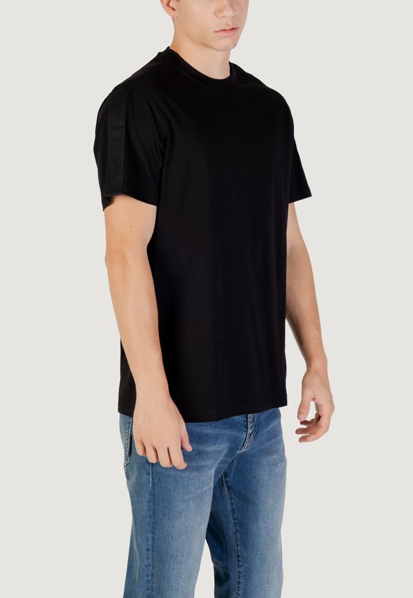 Armani Exchange T-SHIRT REGULAR FIT