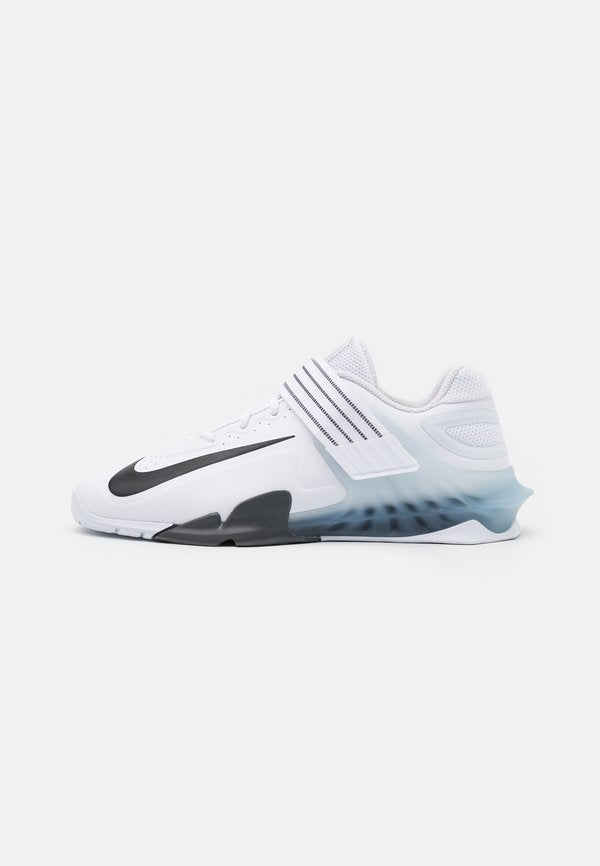 Nike Performance SAVALEOS - Training shoe - white/black/iron grey/laser orange