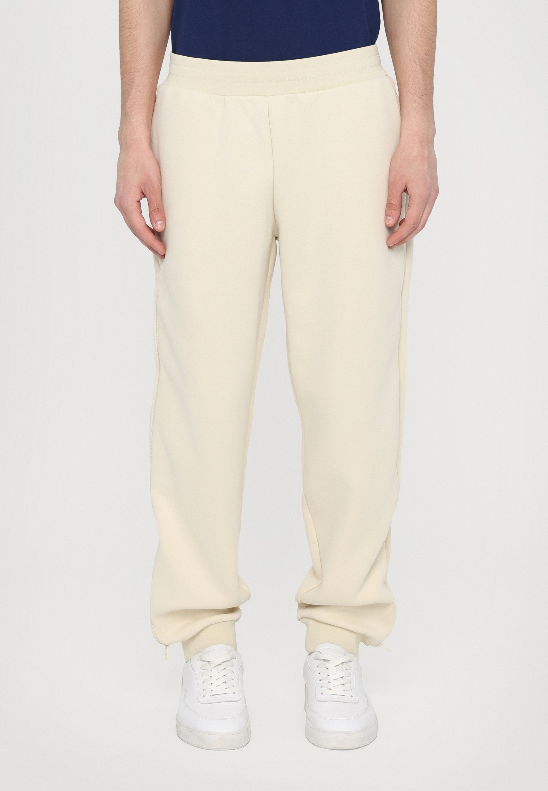 HIDDEN ZIP LOGO TROUSER Media 3