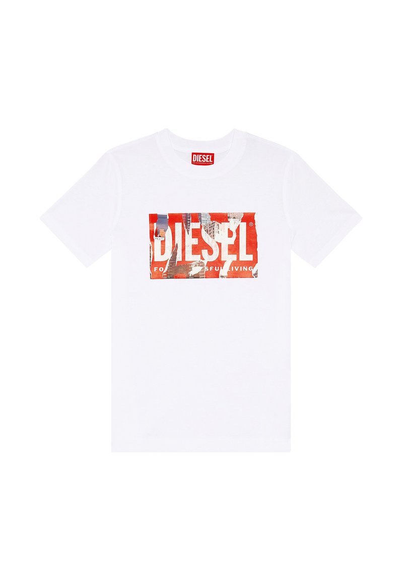 Weißes Baumwoll-T-Shirt mit einem rechteckigen roten und blauen Grafikdesign sowie dem Text "DIESEL" und "FÜR EIN ERFOLGREICHES LEBEN" in fetter weißer Schrift.