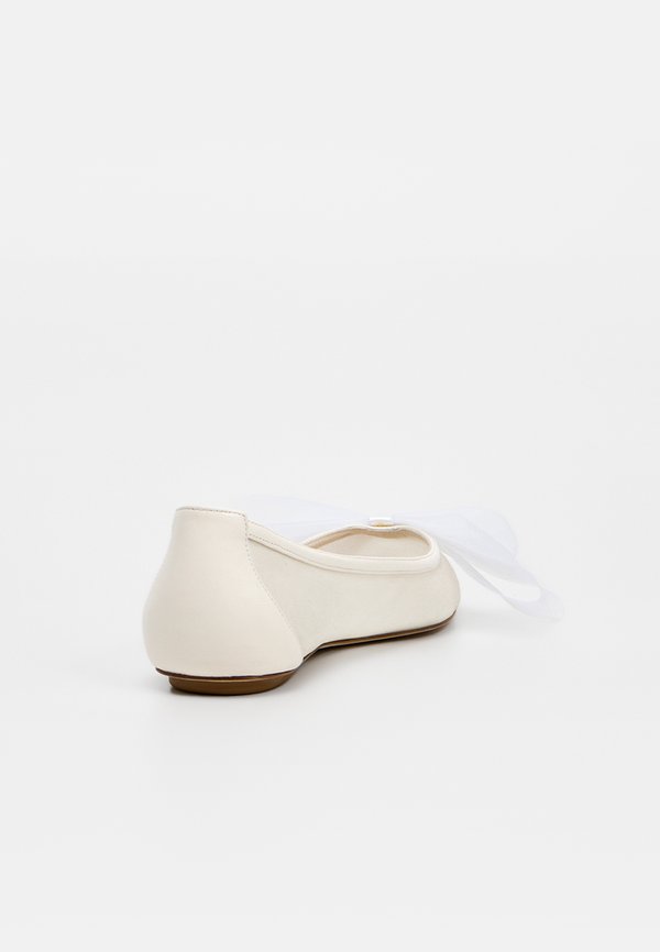 Stuart Weitzman BLUSHING